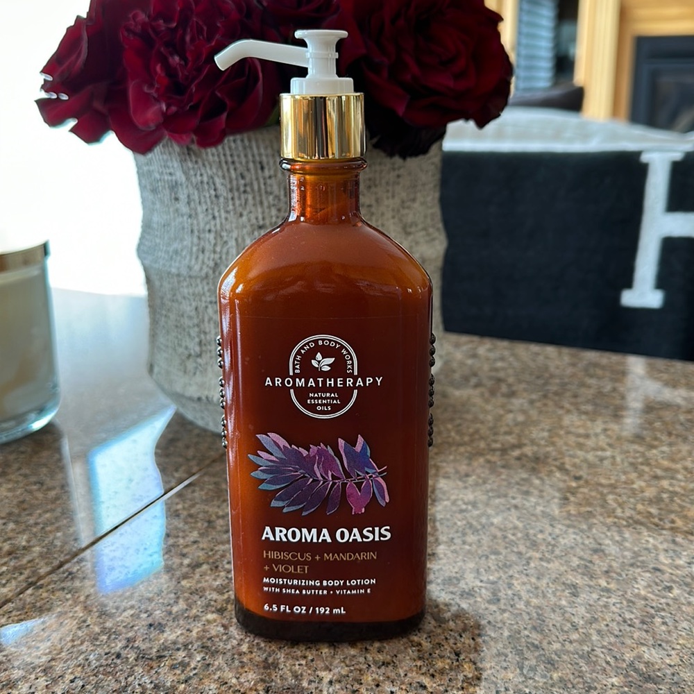 Bath & Body Works Aromatherapy (Aroma Oasis) Moisturizing Body Lotion